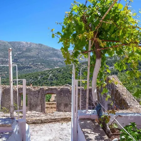 Spirida At Drakopoulata Ferienhaus